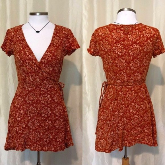 Forever 21 Dresses & Skirts - Orange/Copper Print Wrap Dress